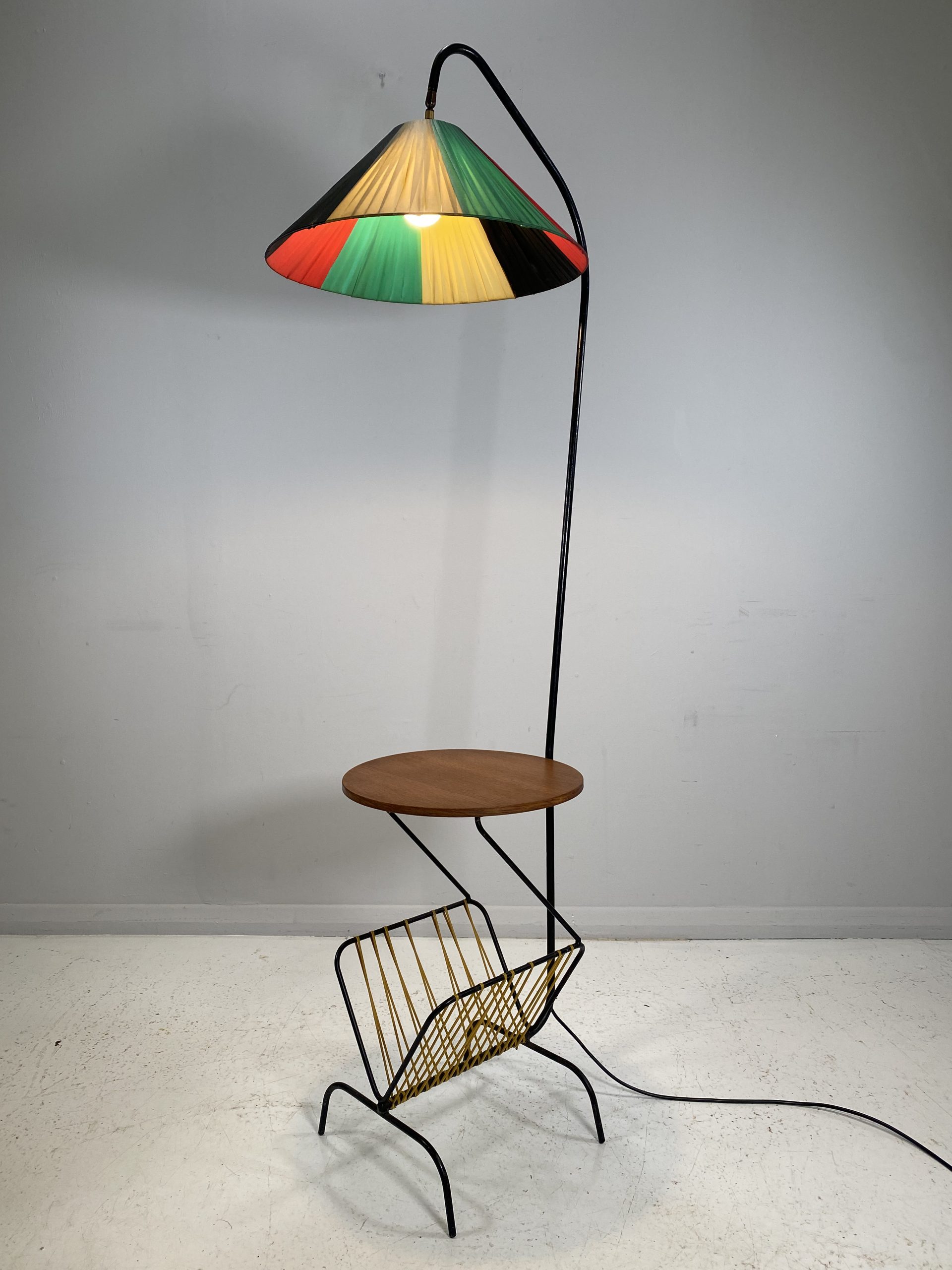 Mid-Century Floor Lamp with Attached Coffee Table and Magazine Rack, 1950s  for sale at Pamono