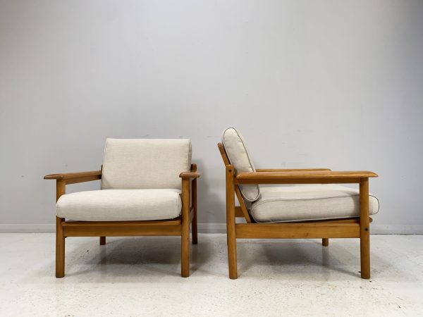 Pair of Elm Lounge Chairs